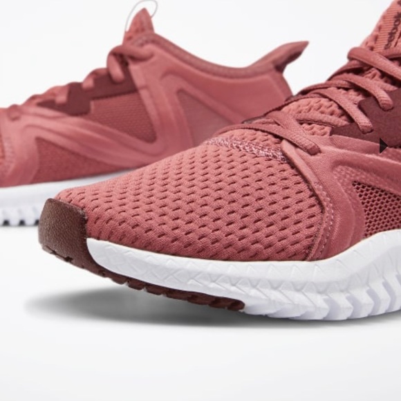 SOLD Size 8 Reebok Lightweight Training Shoes - Picture 12 of 13